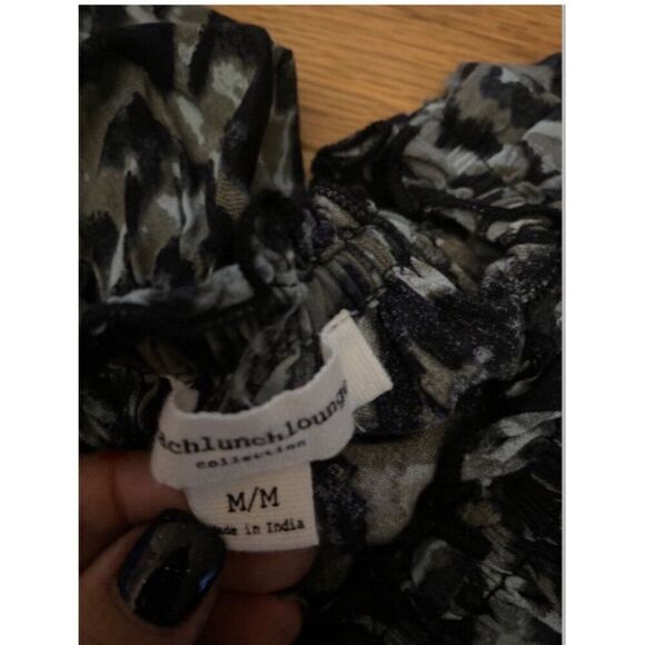 Beach lunch Lounge Women's Zebra Print Off-Shoulder Top size medium - Picture 5 of 7